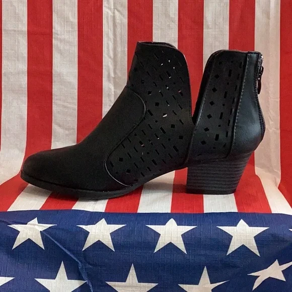 Steven Ella Black Boots, Size 8.5, lightweight, barely worn. - Picture 2 of 4